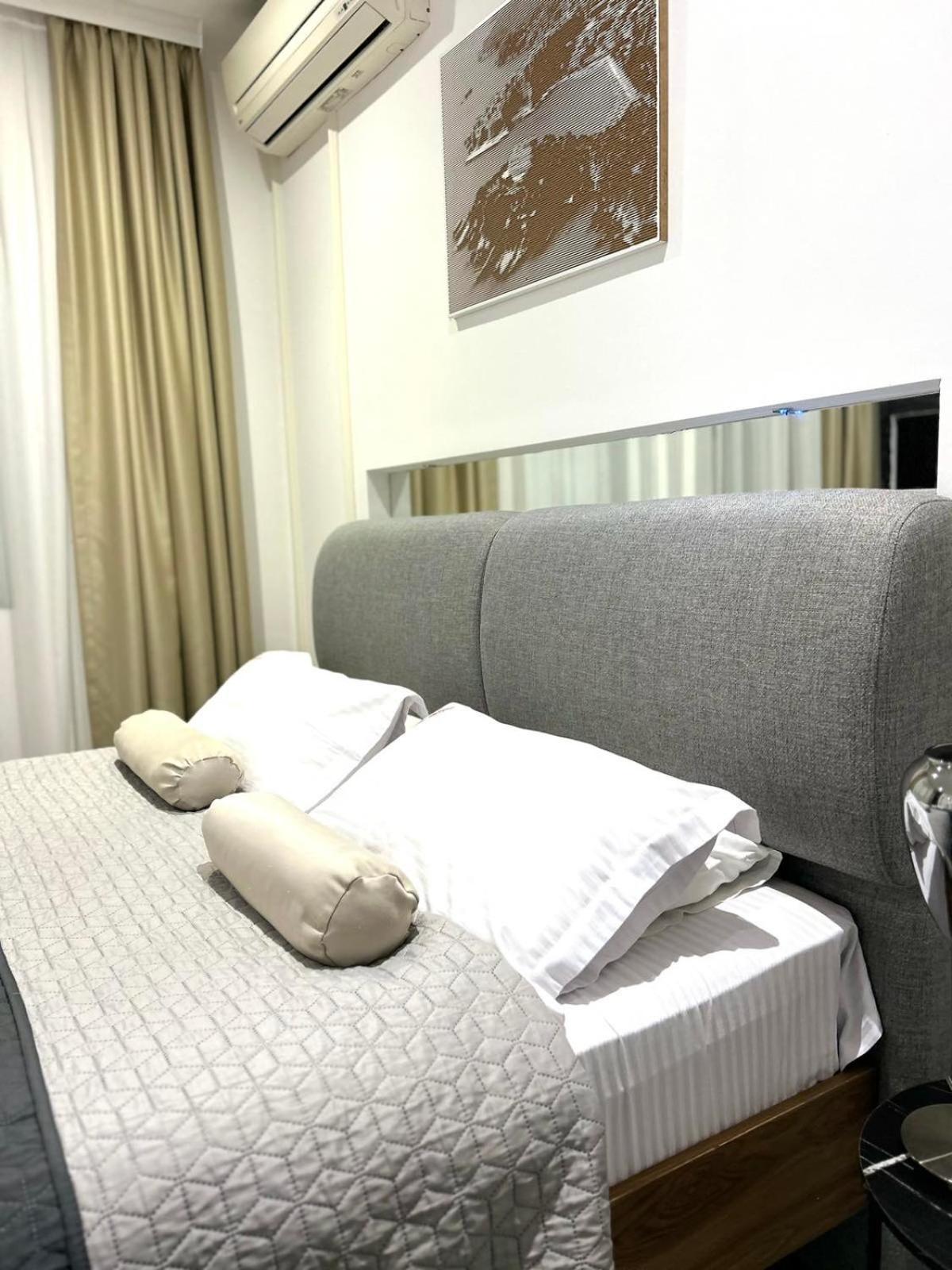 Hotel Senator Ulcinj Buitenkant foto