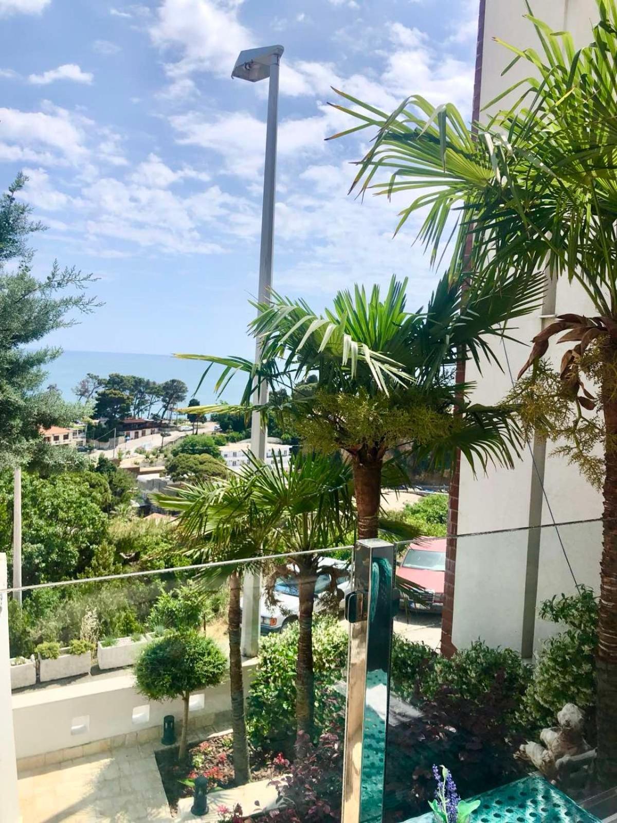 Hotel Senator Ulcinj Buitenkant foto